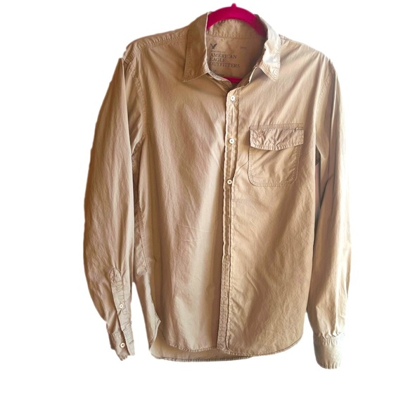 AMERICAN EAGLE Small Men’s Button Down 100% Cotton Long Sleeved Shirt Khaki - Picture 2 of 3